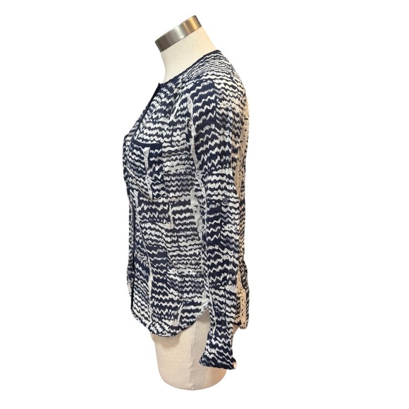 Trina Turk Womens Blouse Lightweight Cotton Woven Silk Ikat Collarless Sz. M - Picture 6 of 9